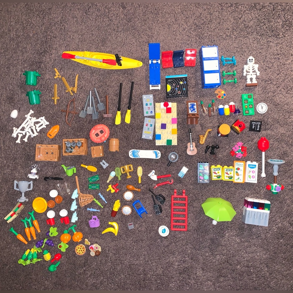 Lego minifigures accessories bundle !
